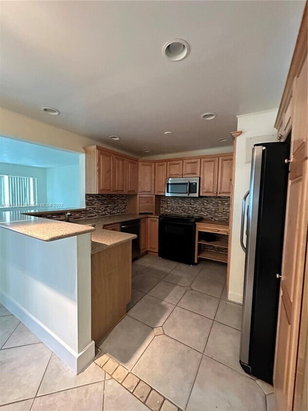 Primary Photo - 2115 NE 37th Dr
