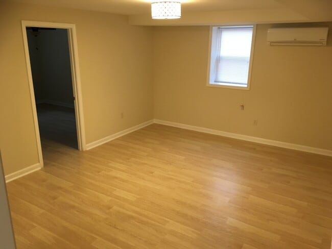 Building Photo - Castle Manor Apartments