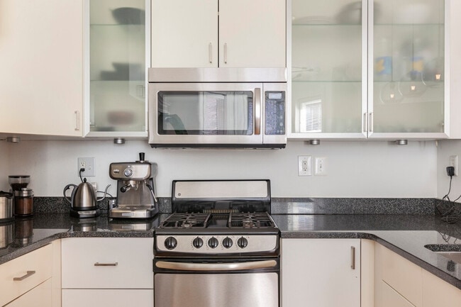 Building Photo - 1709 New Hampshire Ave NW