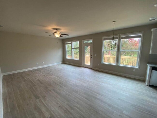 Building Photo - 1116 E Shoreview Rd