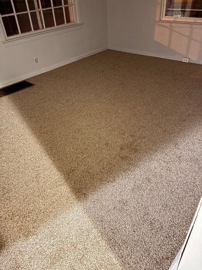 Foto del edificio - 2-Bed House Canton