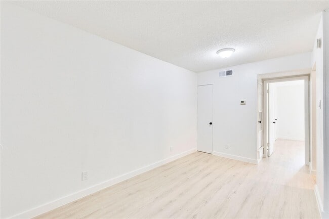 Foto del edificio - 2314 Parker Ln