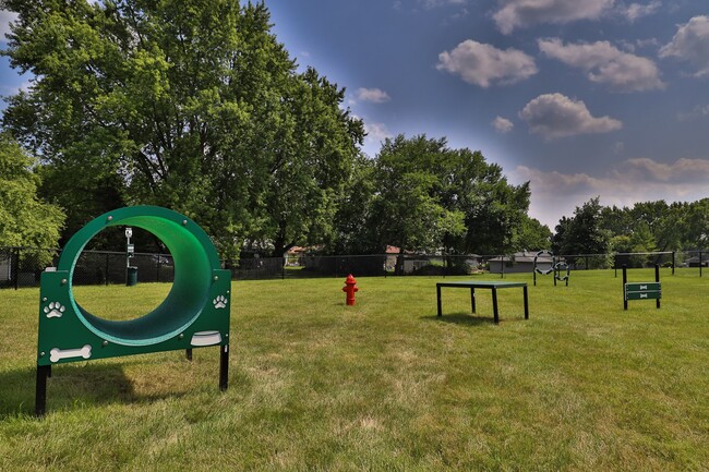 Building Photo - Hillside Village Apartments