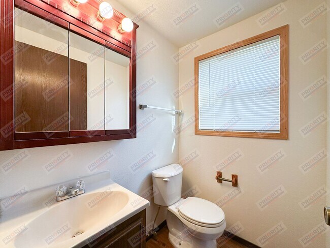 Foto del edificio - 802 Greenway Dr