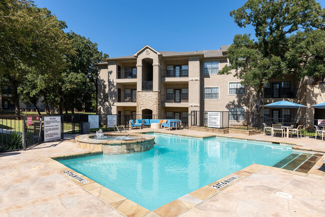 Resort-Inspired Swimming Pool w/ Hot Tub - The Aidan