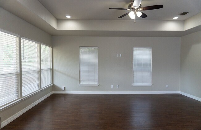 Foto del edificio - Beacon Hill, 3 Bedroom, 2 Bathroom, 2017 Build, ***Solar Panels, Utilities Average $40 per month***