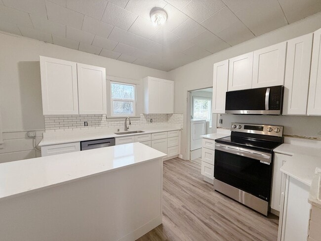 Building Photo - 1016 High St