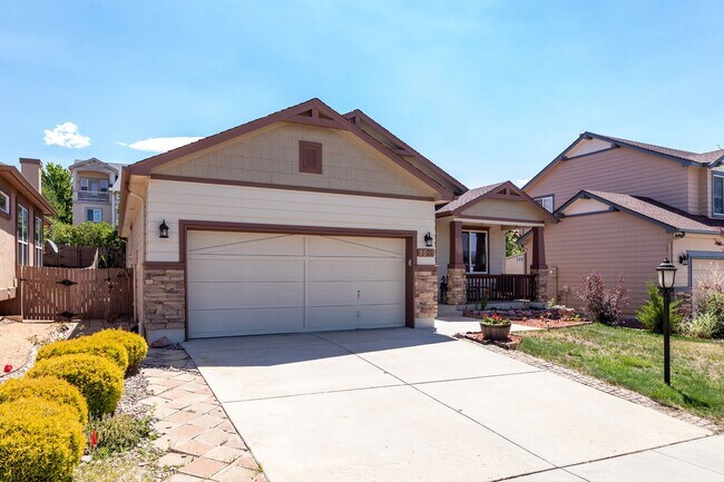 Foto del edificio - Stunning 4-Bedroom Ranch in Prime Briargat...