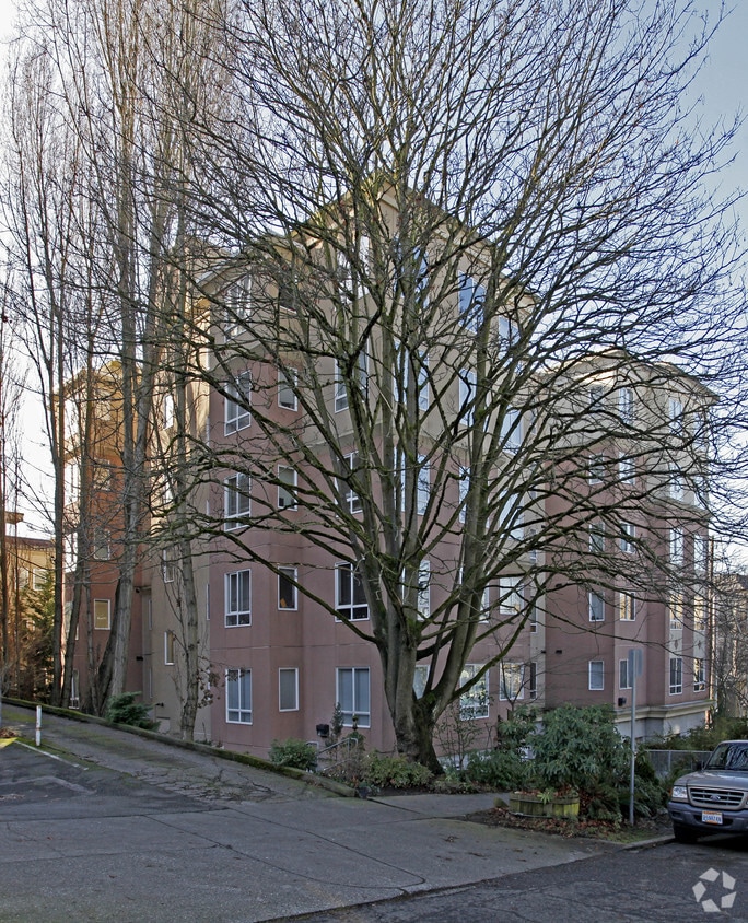 Building Photo - Boylston Howell Apartments