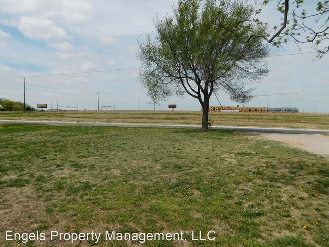 Foto del edificio - 5 br, 2 bath House - 400 S. Archer