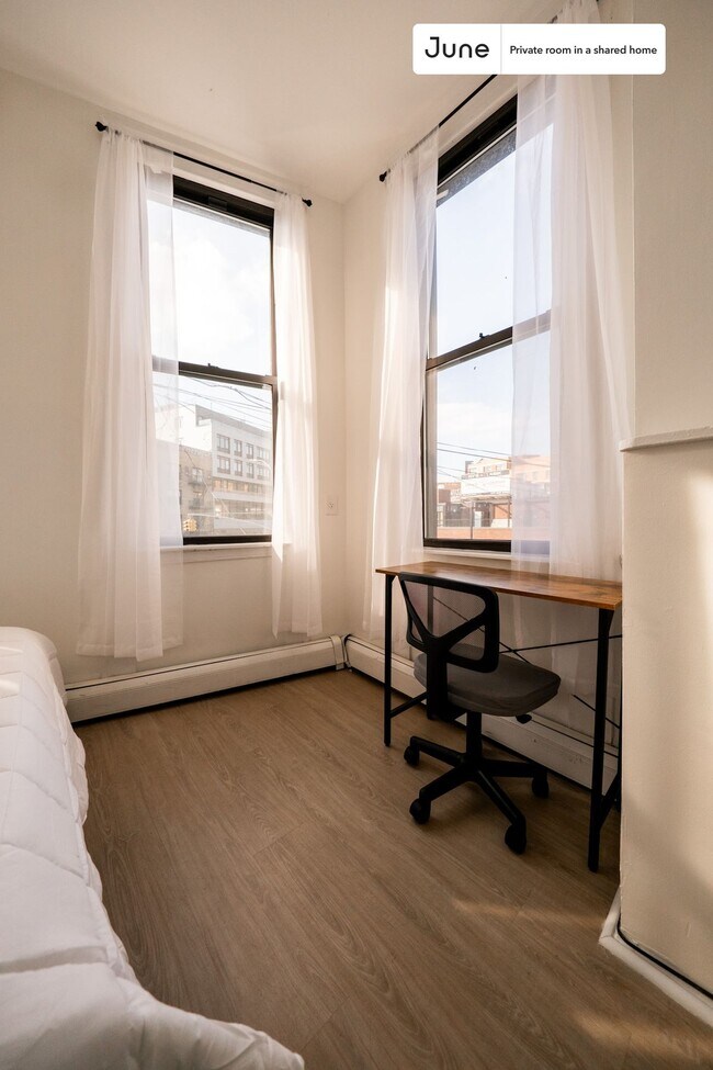 Foto del edificio - Room in Shared 2 bed/1 bath home in Bushwick