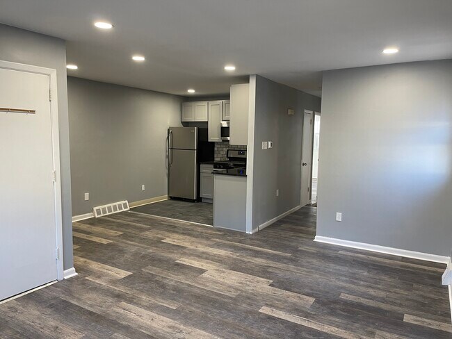 Cocina y sala de estar - 7038 Valley Ave