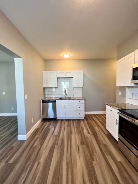 Building Photo - 1215 12th St