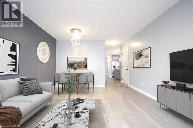 Building Photo - 1601 Sandgate Crescent