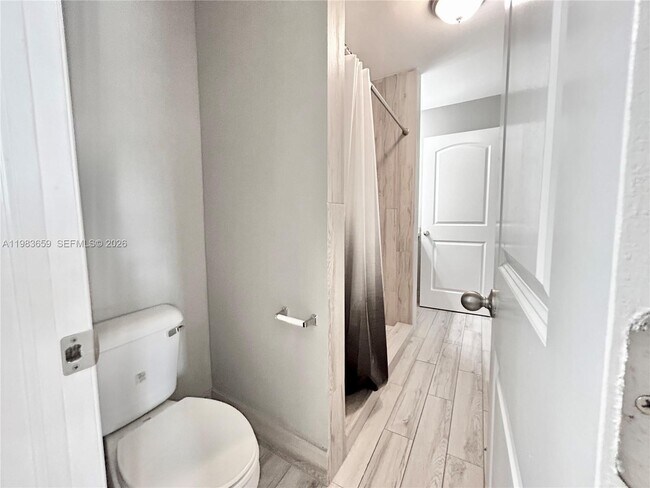 Building Photo - 1263 SW 46th Ave