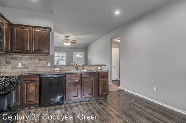 Foto del edificio - 3 br, 2 bath House - 11737 NW 135th Ter