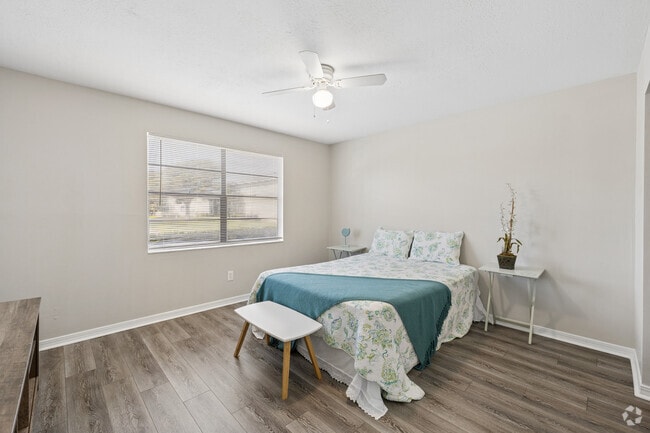 2BR, 2BA - 947SF - Bedroom - Seaside Villas Apartments