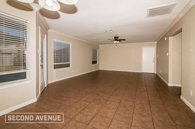 Foto del edificio - 3021 Shady Creek Ln