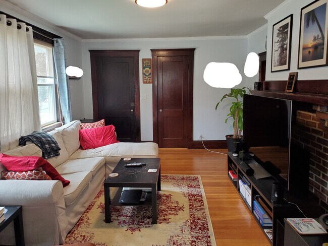 Living Room - 11 Eddy St