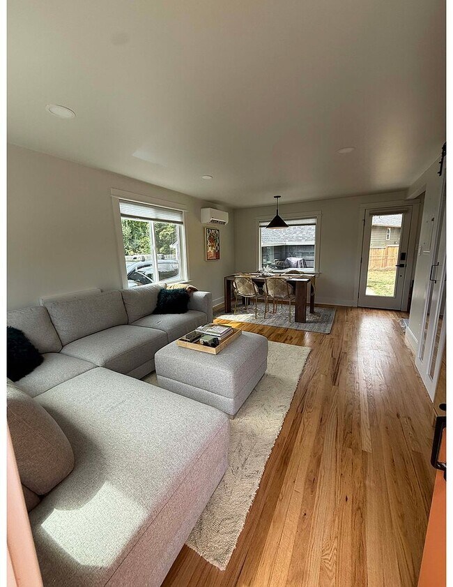 Foto del edificio - 4083 SW Dickinson St