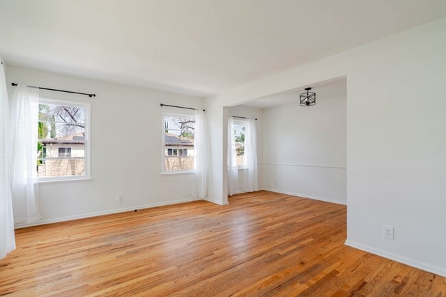 Building Photo - 4950 Newcastle Ave