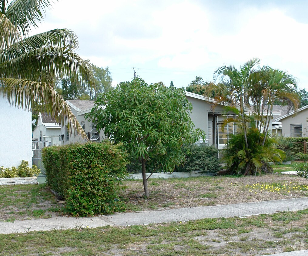 Foto del edificio - 1705-1709 Mckinley St