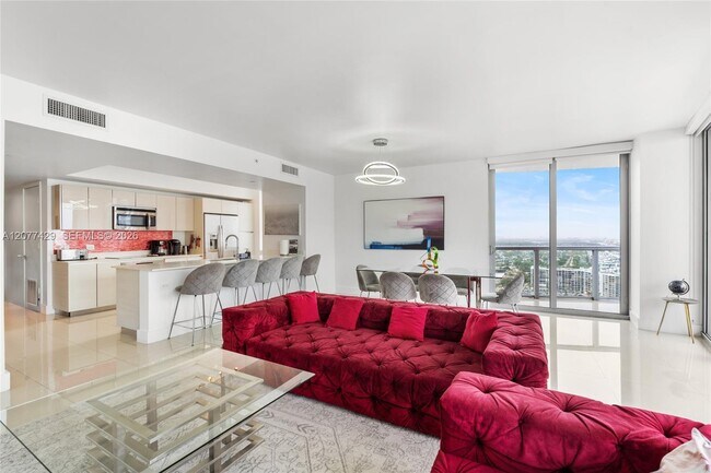 Building Photo - 2600 E Hallandale Beach Blvd