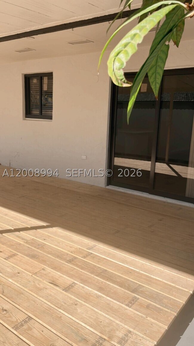 Foto del edificio - 11050 SW 5th St
