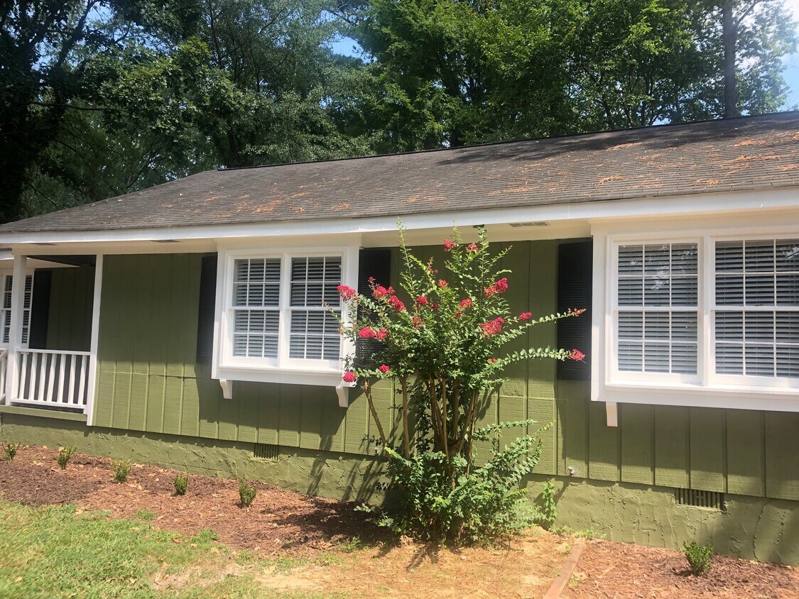 lush landscaping on large wooded lot - 260 Old Summerville Rd NW