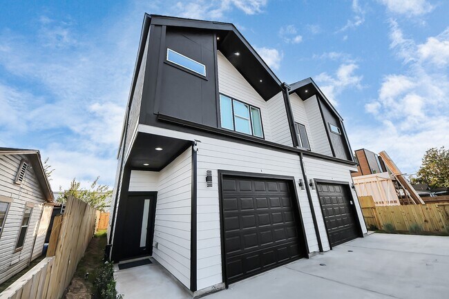 Foto del edificio - 8533 Amadwe St