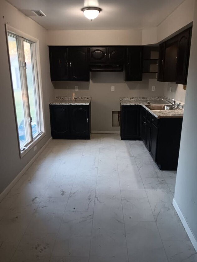 Foto del edificio - LIMITED TIME**NO APPLICATION FEE**1/2 OFF DEPOSIT**