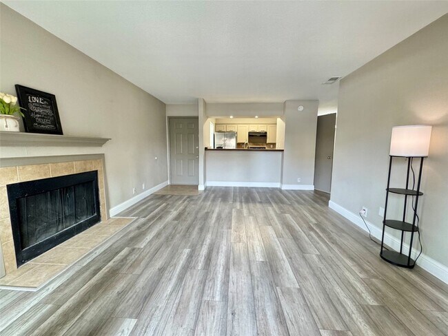 Foto del edificio - 5981 Arapaho Rd