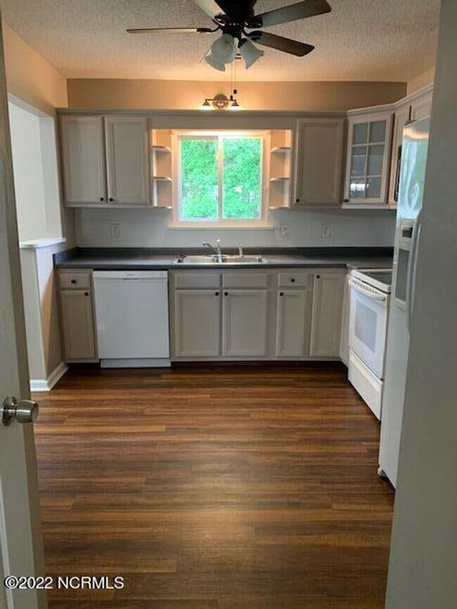 Building Photo - 1302 Kevin Ct