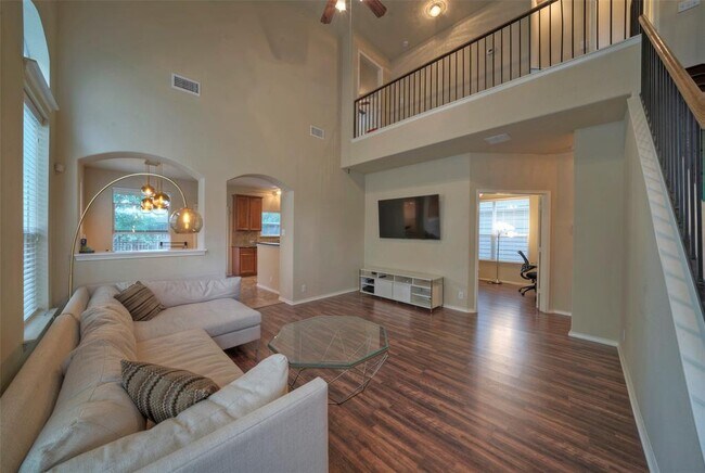 Building Photo - 8809 White Ibis Dr