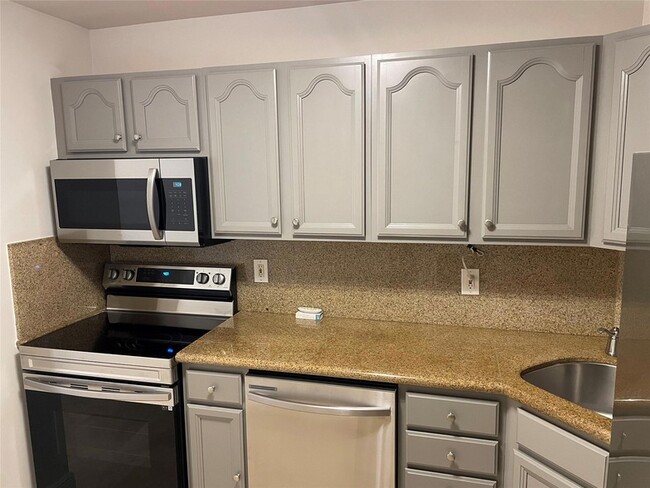 Foto del edificio - 124 NE 19th Ct