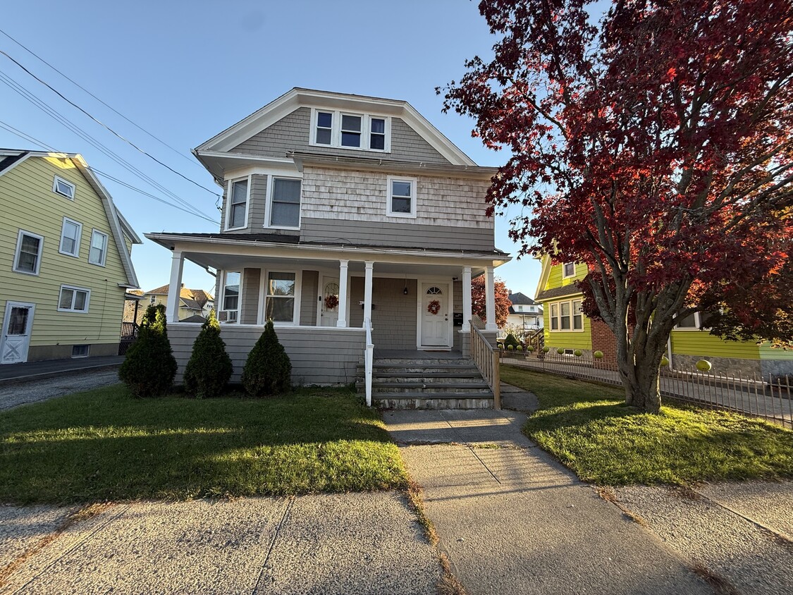 Primary Photo - 87 Manhattan Ave