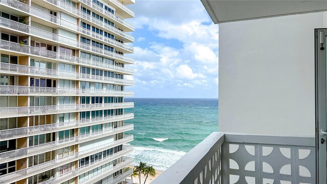 Foto del edificio - 4010 Galt Ocean Dr