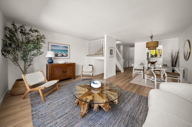 Building Photo - The Highlands-Unfurnished 2 bdrm Condo-Avail Now!