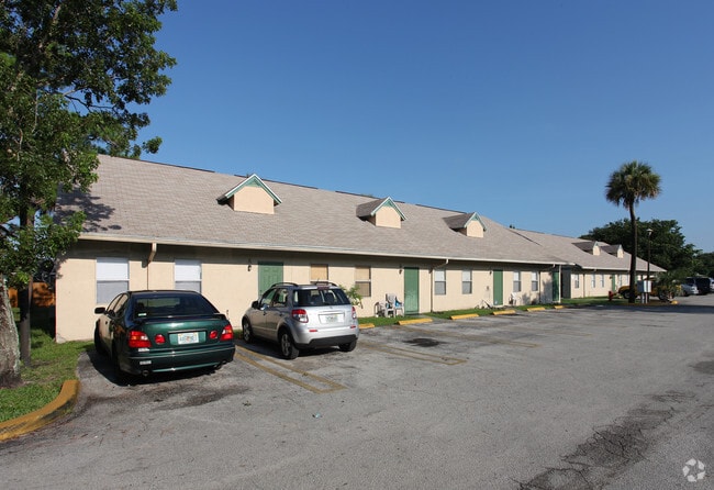 Building Photo - Wallace Townhomes