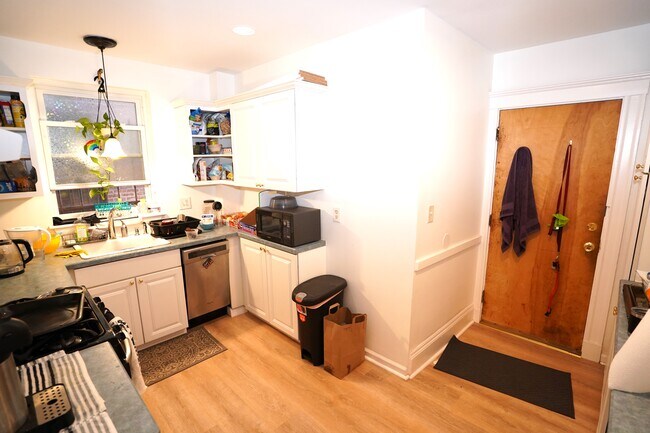 Kitchen - 33 Dwight St