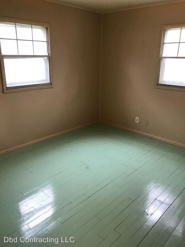 Building Photo - 3 br, 1 bath House - 4605 South Park Dr