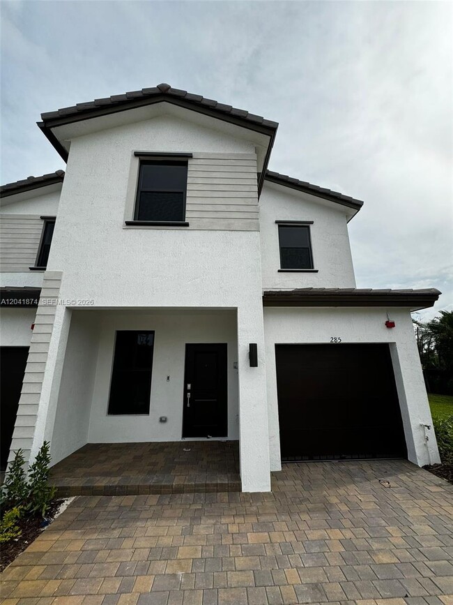 Building Photo - 285 SW 159th Ln