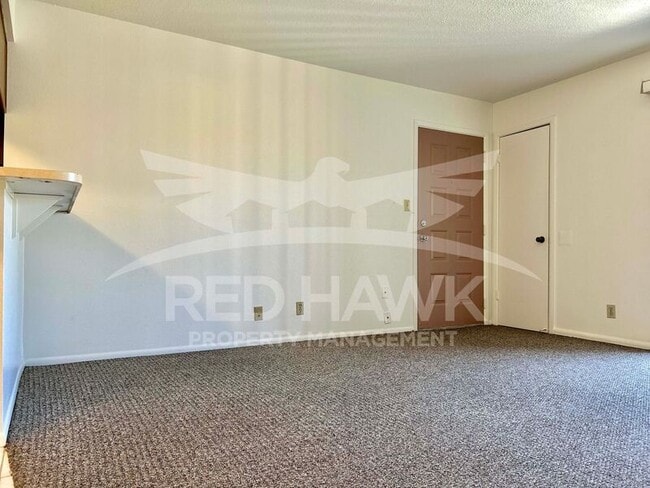 Building Photo - 1111 E University Dr