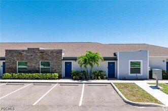 Building Photo - 3409 SW 8th Pl