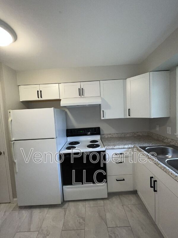 Foto del edificio - 9/11/13 Village Dr.