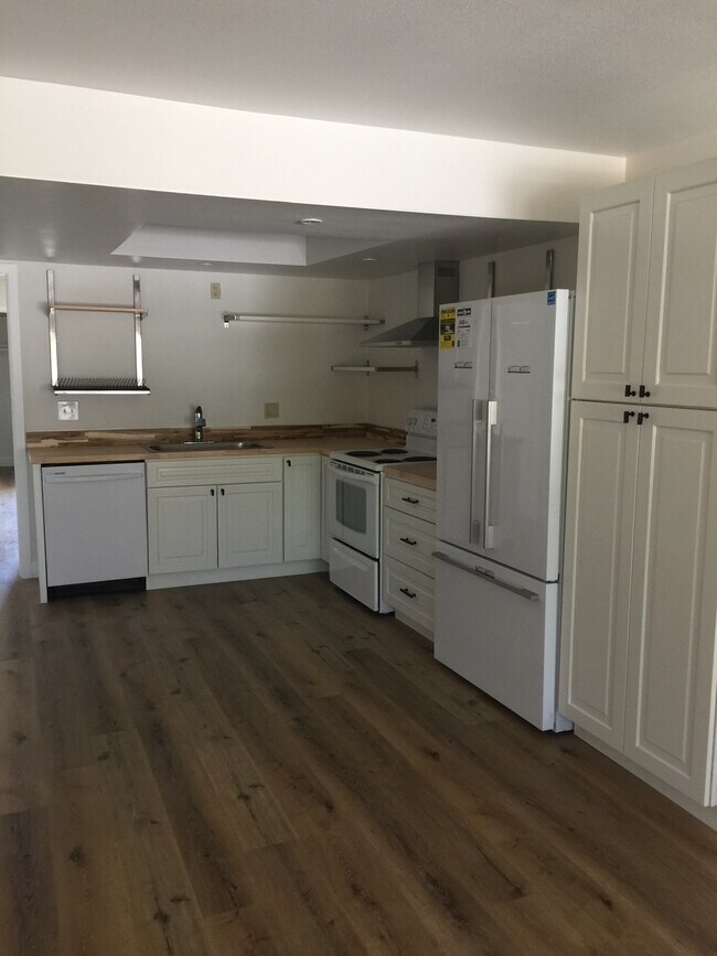 Foto del edificio - 9647 Spyglass Ave
