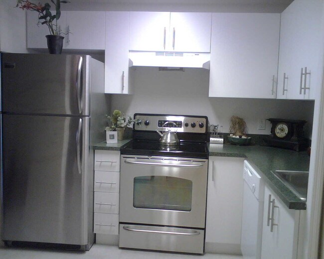 Building Photo - 3410 Coral Way