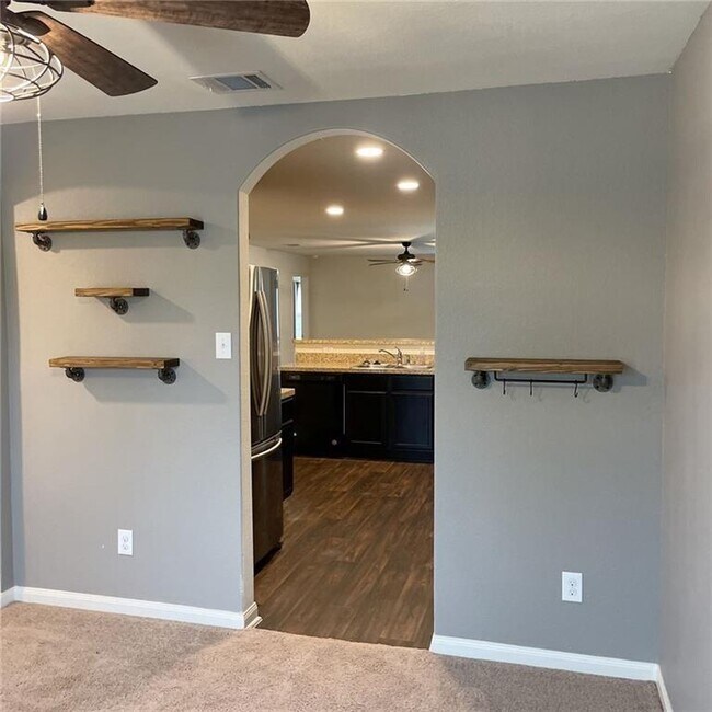 Foto del edificio - 204 Continental Ave