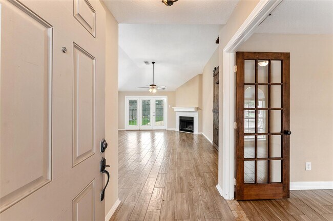 Building Photo - 5622 Village Park Dr