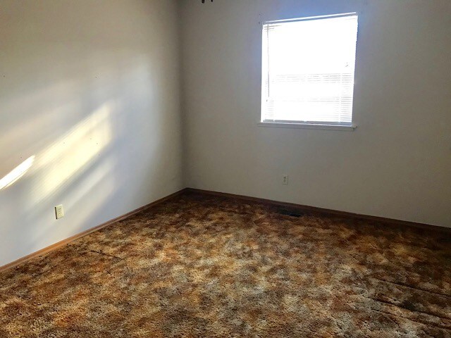 Building Photo - 929 E Fairlawn Cir